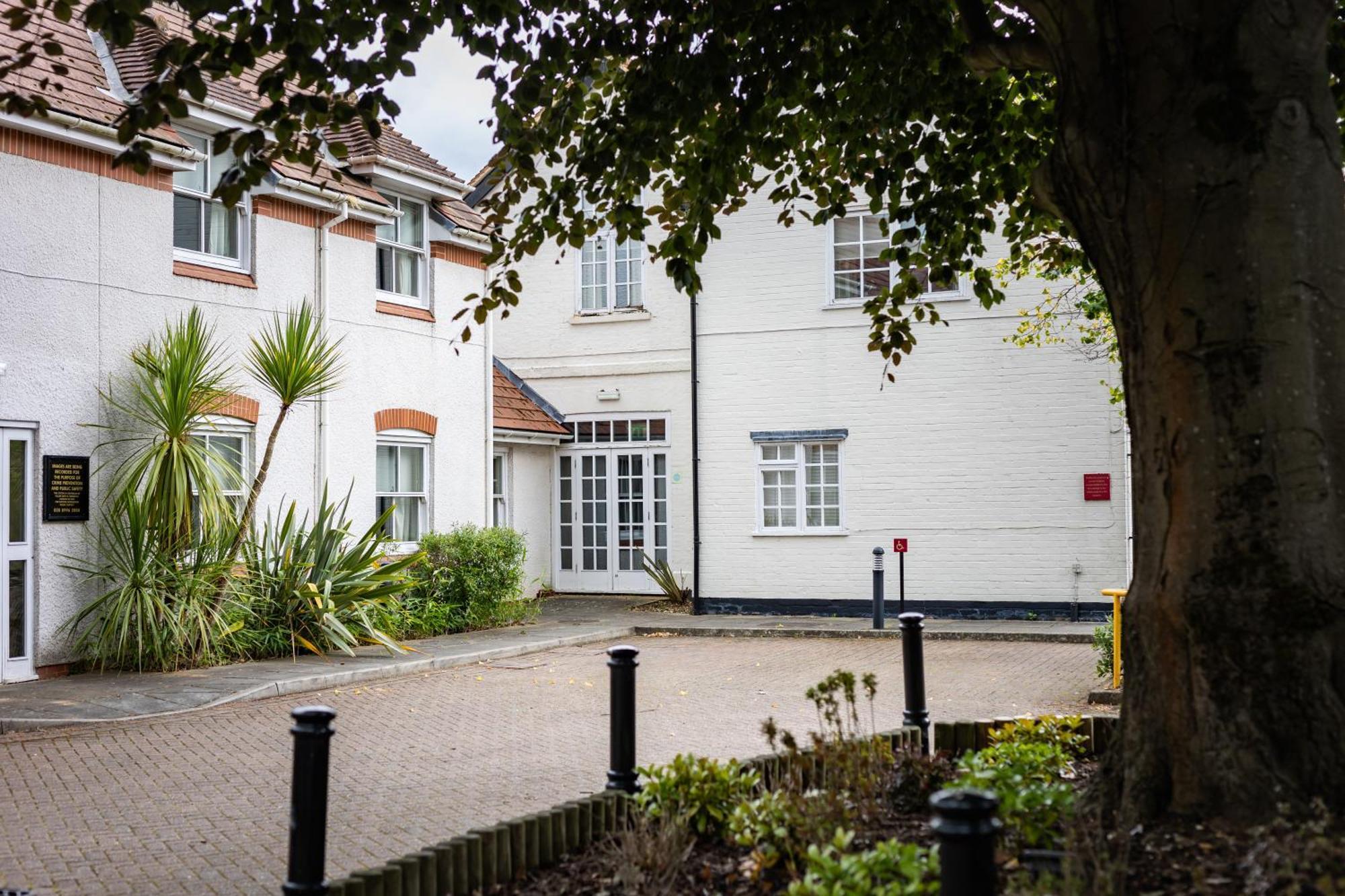 The Red Lion Hotel Hillingdon Exteriér fotografie