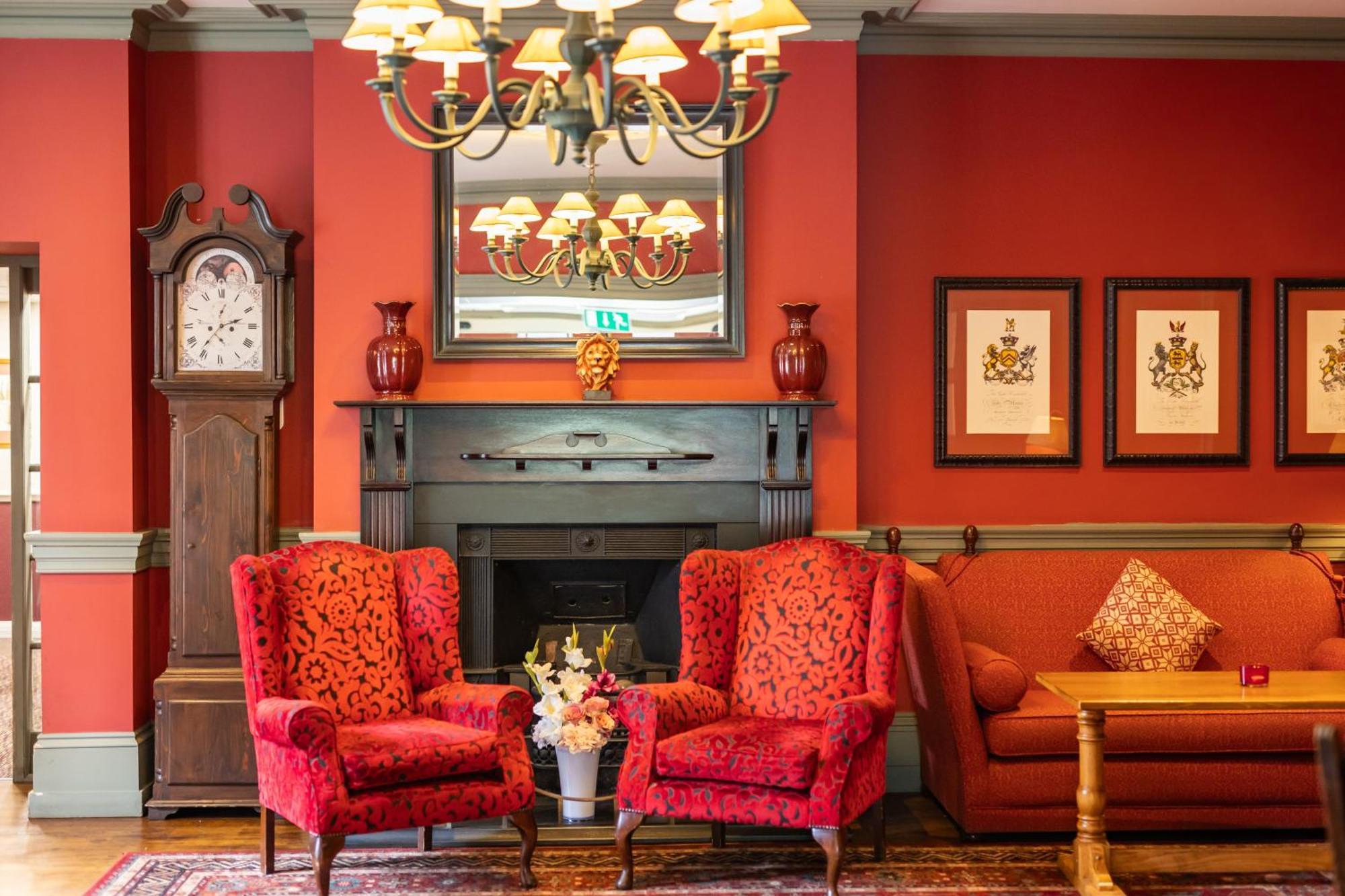 The Red Lion Hotel Hillingdon Exteriér fotografie