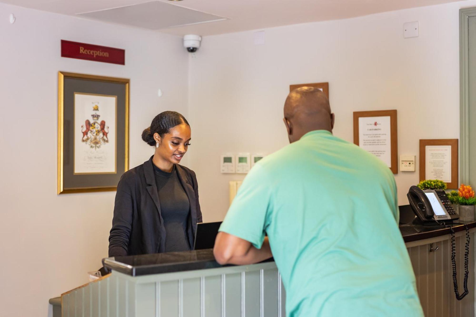 The Red Lion Hotel Hillingdon Exteriér fotografie