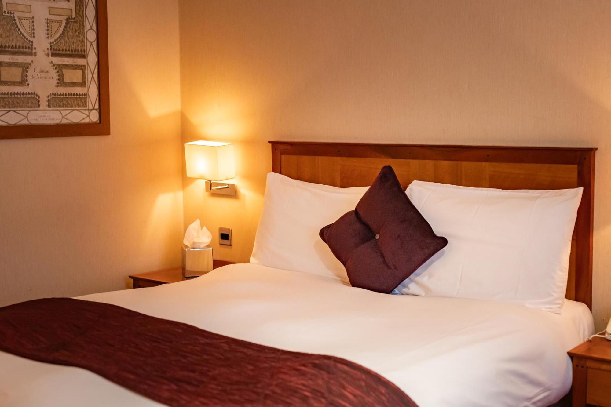 The Red Lion Hotel Hillingdon Exteriér fotografie