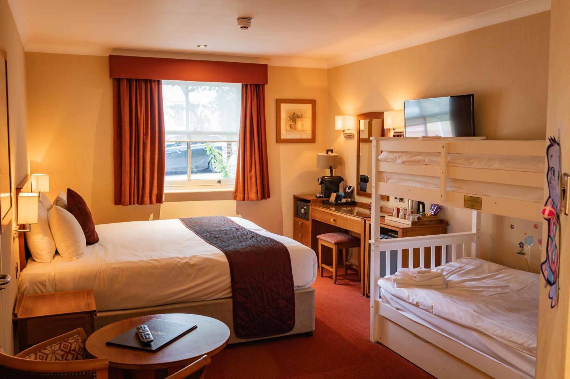 The Red Lion Hotel Hillingdon Exteriér fotografie
